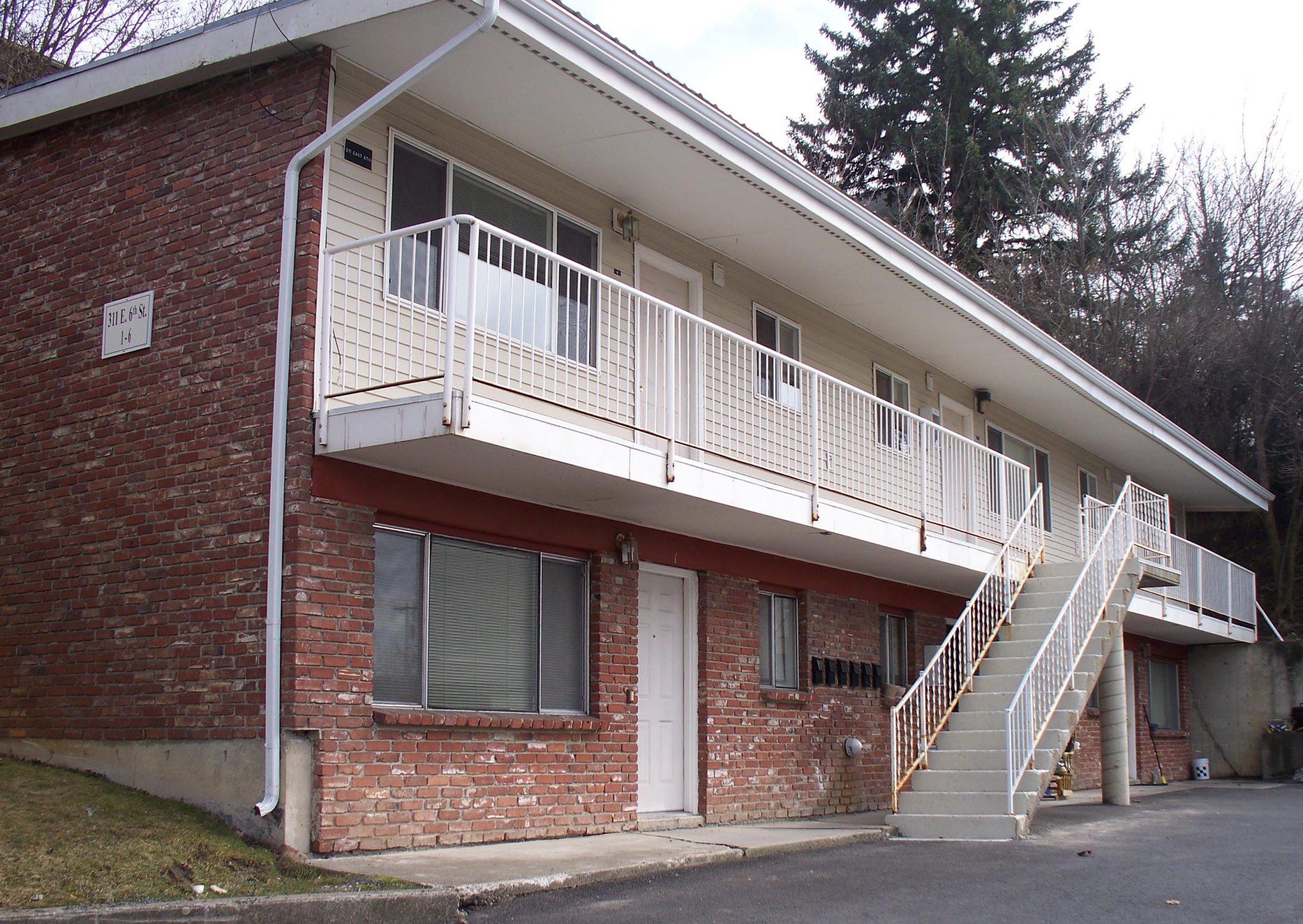 Hill Rental Properties 6th Street & Jefferson 2 bedroom apartments